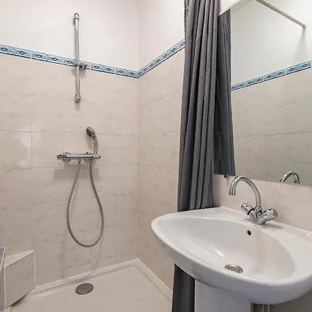 Le 8e Art - 8 Personnes, 4 Chambres, Ideal Groupes, Parking, Wifi