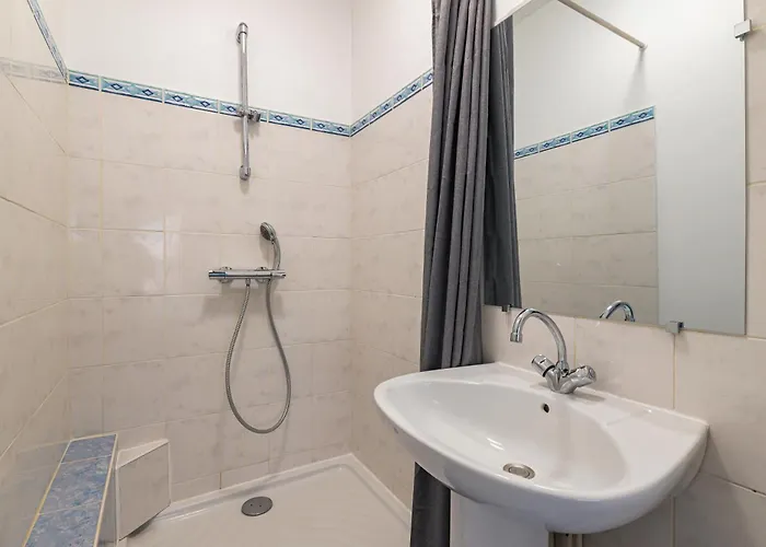 Le 8e Art - 8 Personnes, 4 Chambres, Ideal Groupes, Parking, Wifi